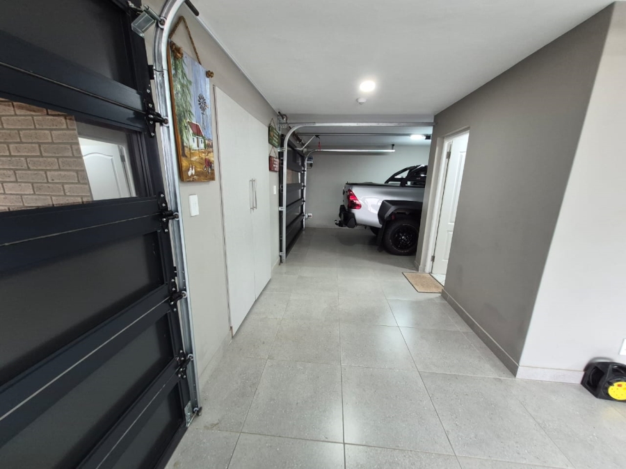 4 Bedroom Property for Sale in Monte Christo Western Cape
